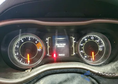 2016 Jeep Cherokee Latitude z USA, uszkodzony, nr VIN 1C4PJMCB7GW289093